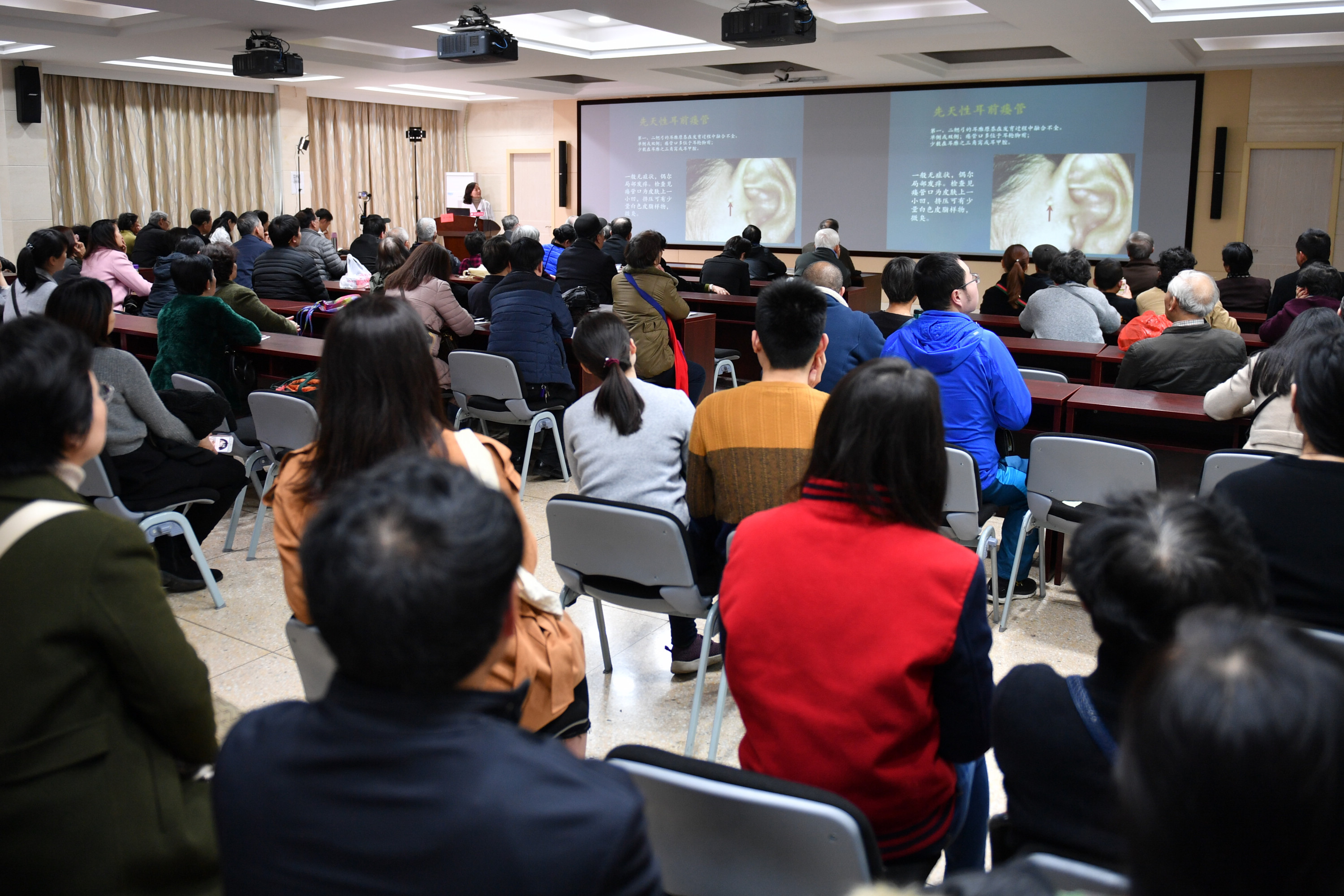 省立医院爱耳日义诊讲座吸引了许多市民.JPG