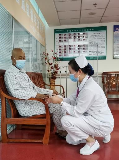 肿瘤内科青号敬老.jpg